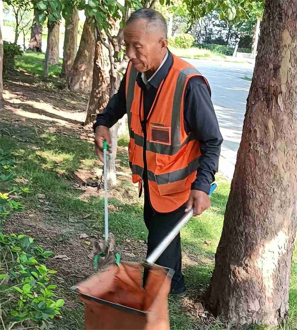 巨佳物业|拾金不昧显美德