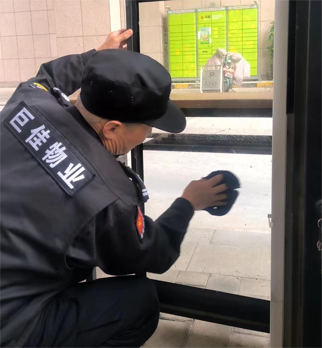 巨佳物业|节日我在岗 服务不打烊